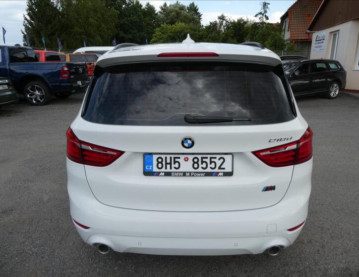 BMW Řada 2 8