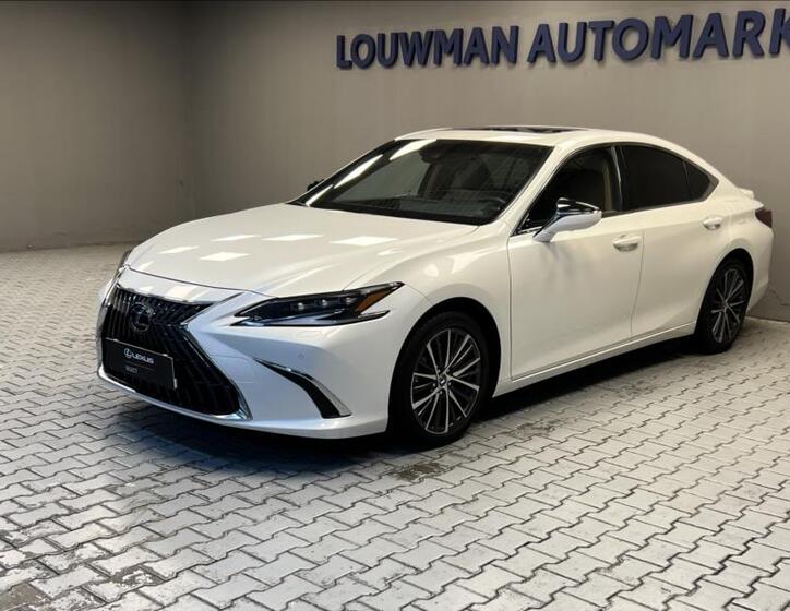 Lexus ES 300h 1