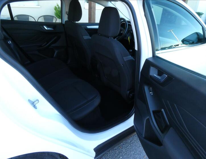 Ford Focus 22