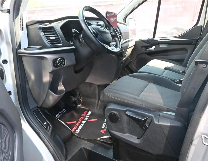 Ford Transit Custom 10