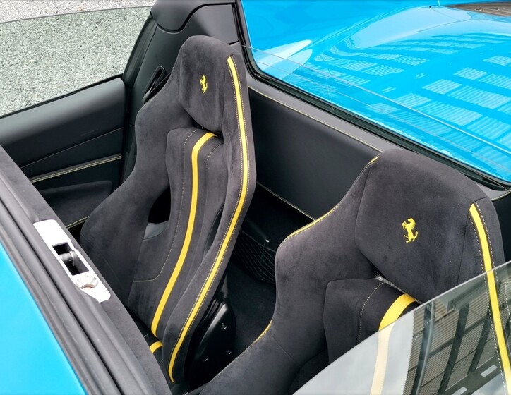Ferrari F8 43