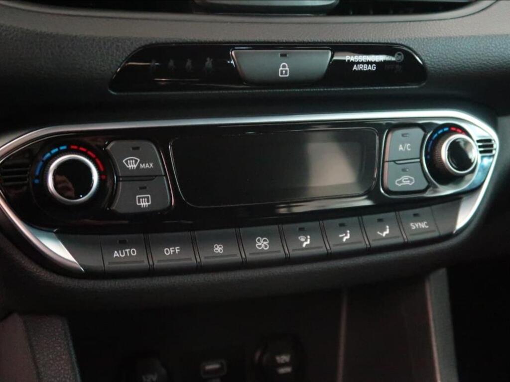 Hyundai i30 16