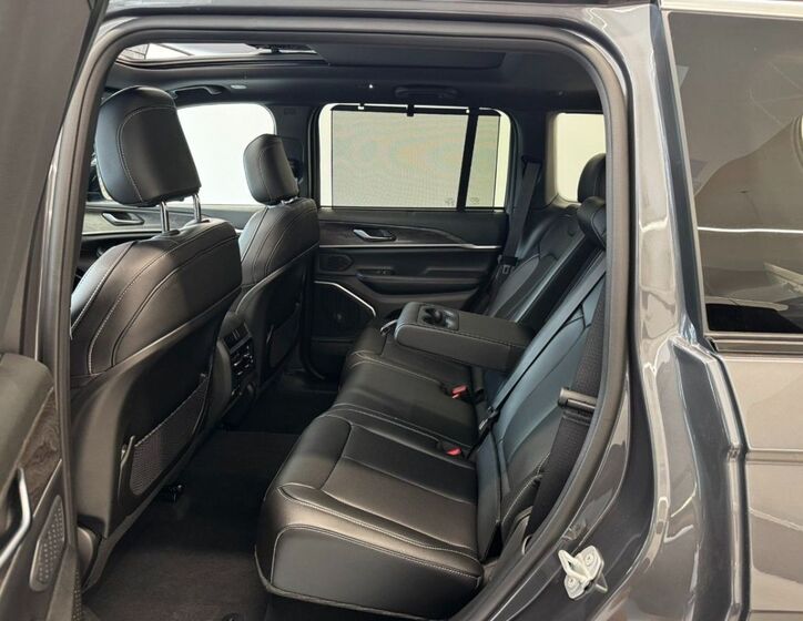 Jeep Grand Cherokee 17
