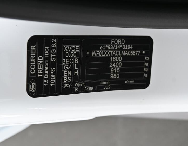 Ford Tourneo Courier 8