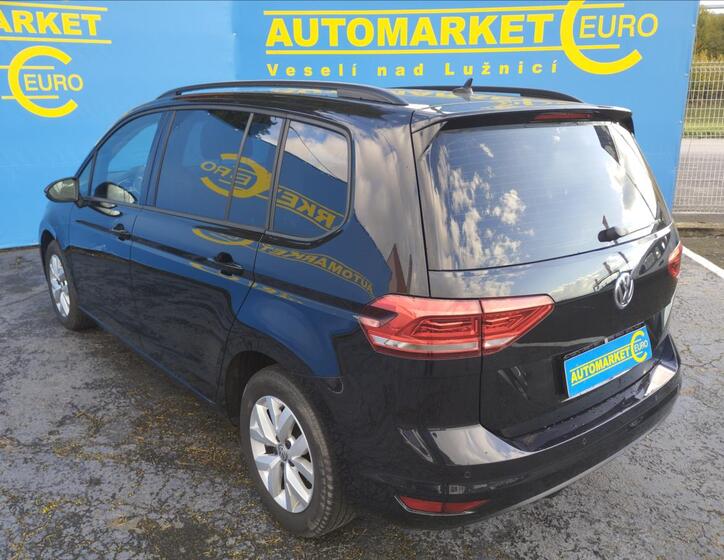 Volkswagen Touran 6