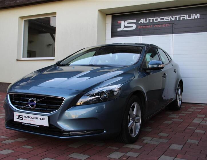 Volvo V40 1
