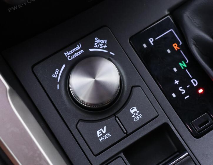 Lexus NX 300h 27