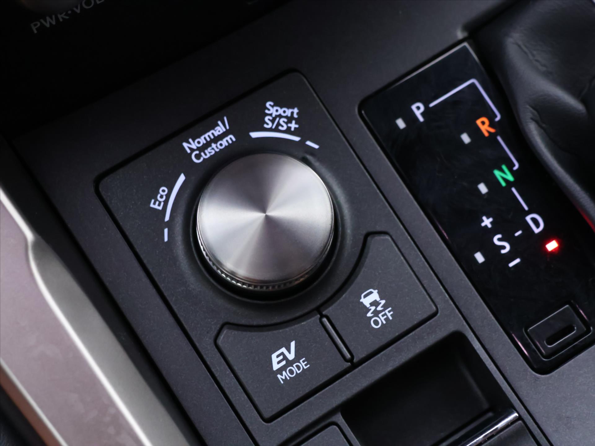 Lexus NX 300h