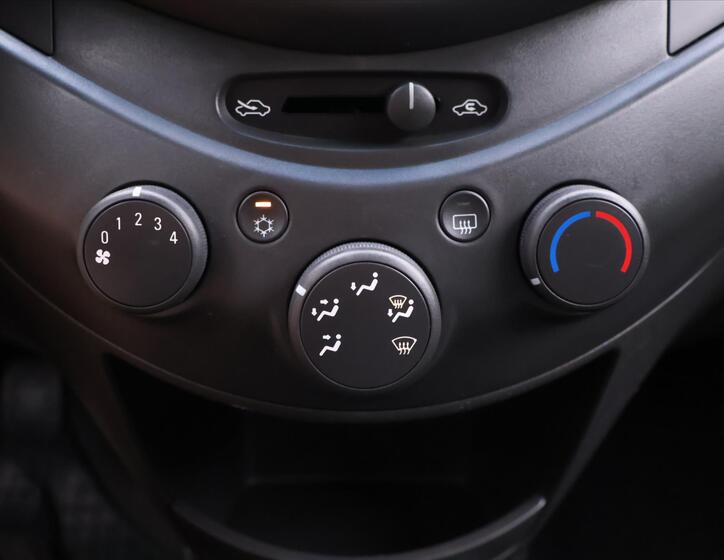 Chevrolet Spark 23