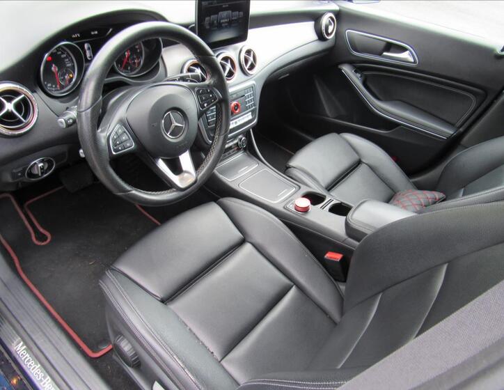 Mercedes-Benz CLA 9