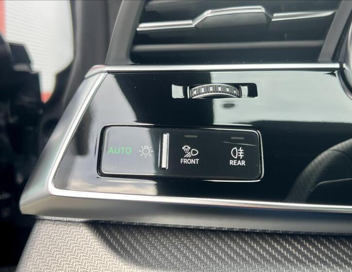 Audi RS Q8 43