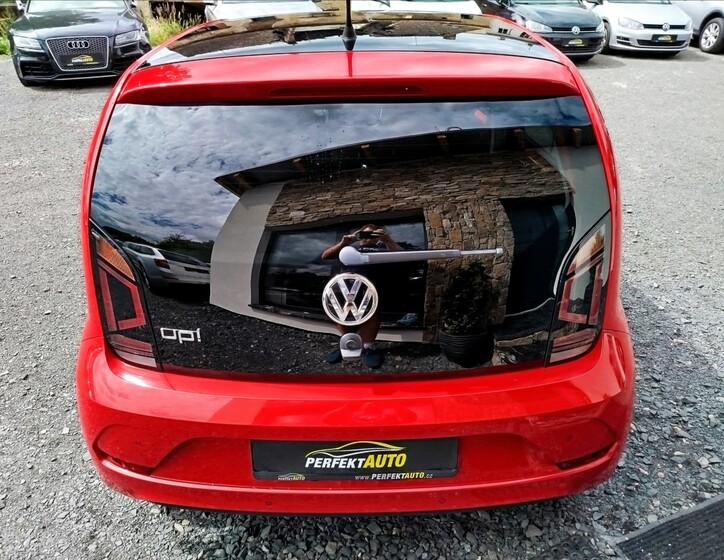 Volkswagen up! 5