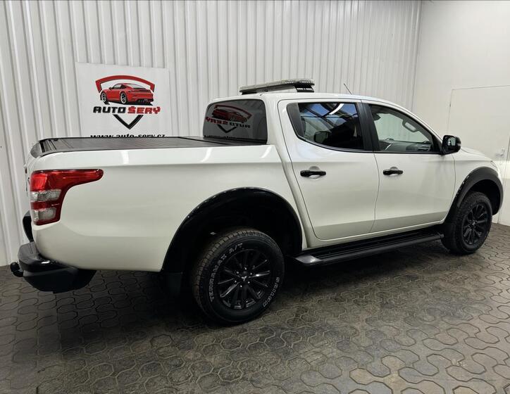 Mitsubishi L200 9