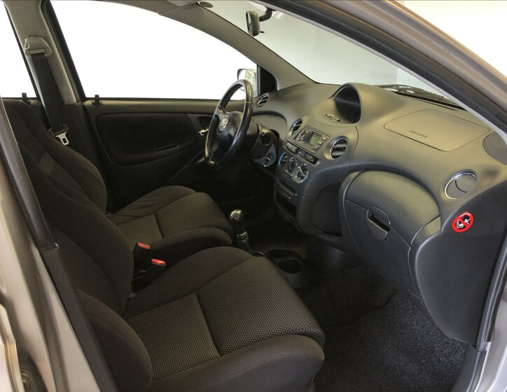 Toyota Yaris 12