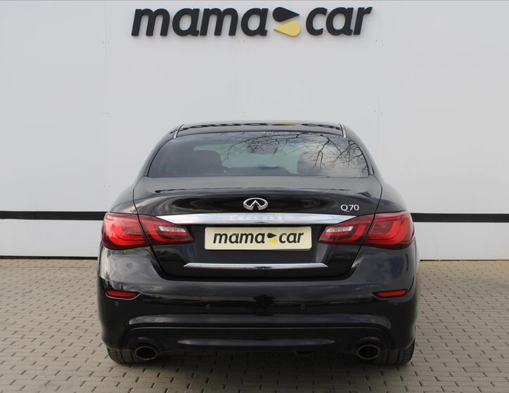 Infiniti Q70 6