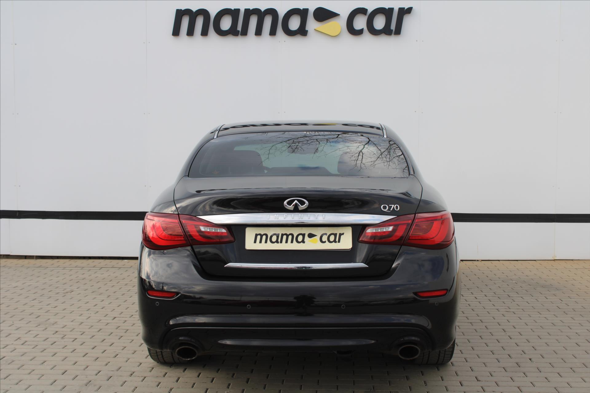 Infiniti Q70