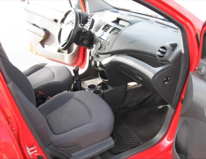 Chevrolet Spark 9