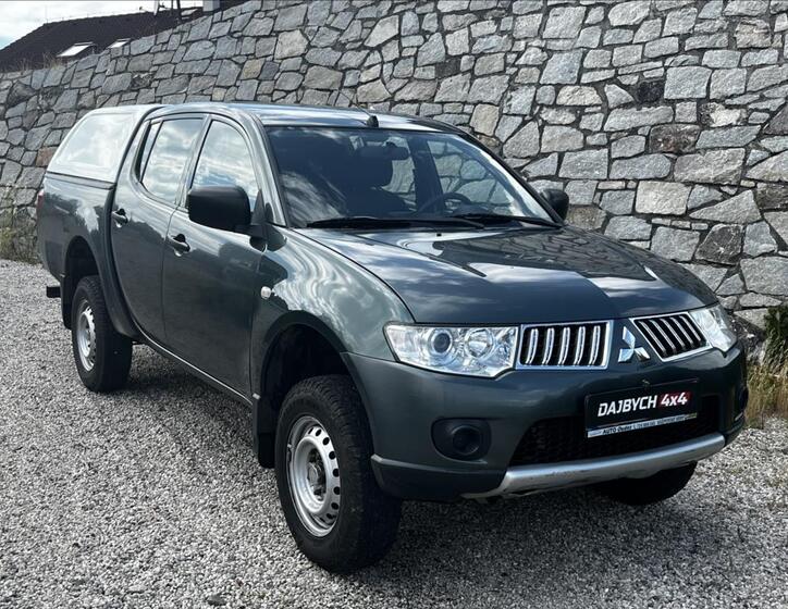 Mitsubishi L200 1