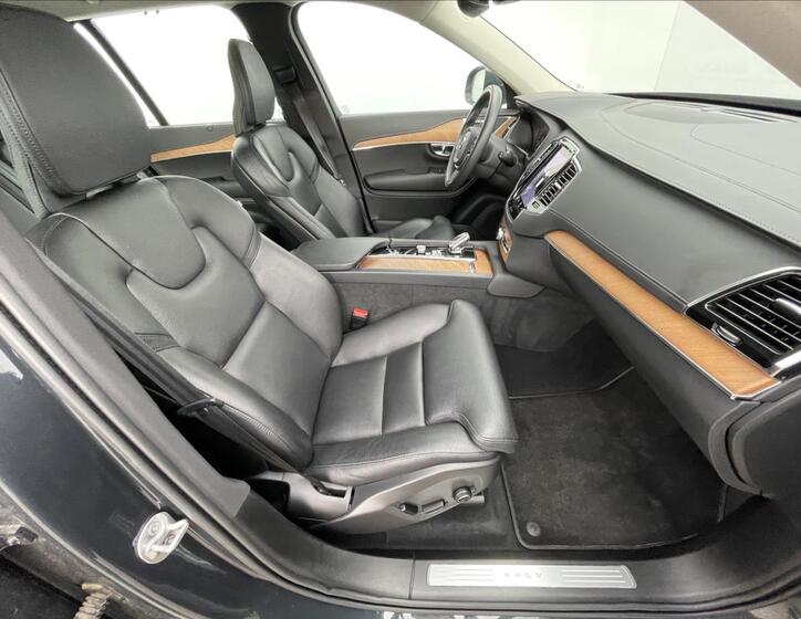 Volvo XC90 17