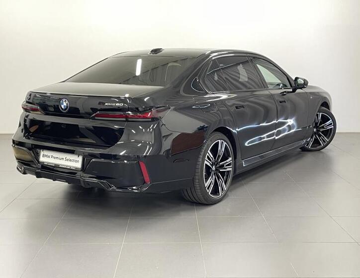 BMW i7 2