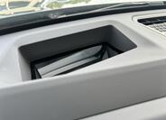 BMW iX1 13