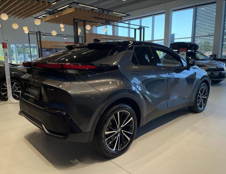 Toyota C-HR 6