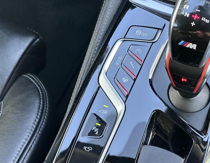 BMW M5 35