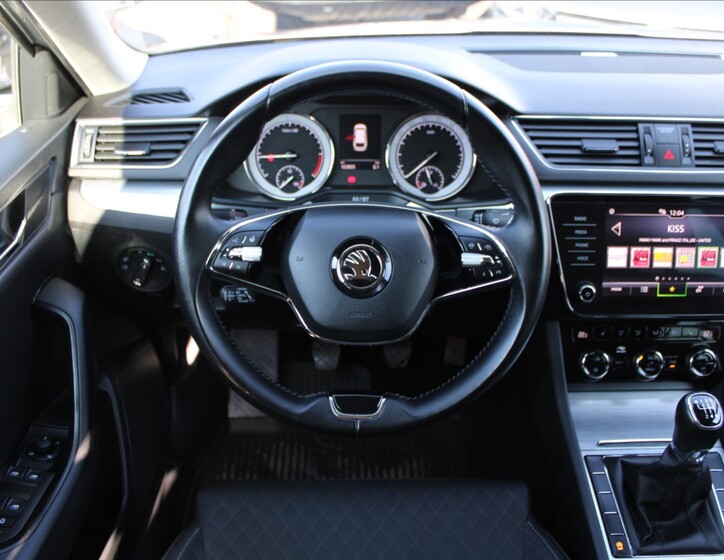Škoda Superb 10