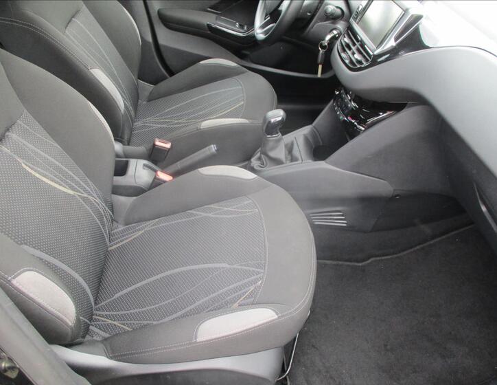 Peugeot 208 22