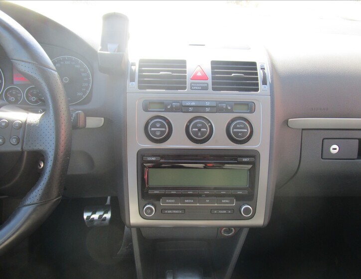Volkswagen Touran 9