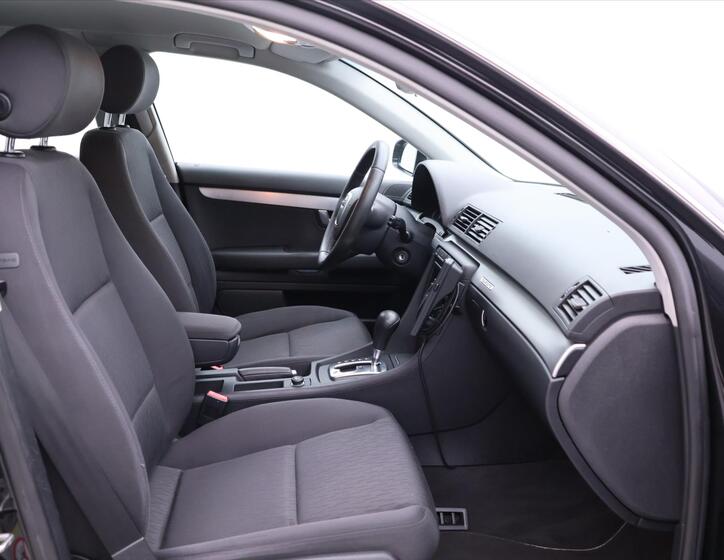 Audi A4 13