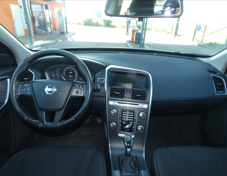 Volvo XC60 8