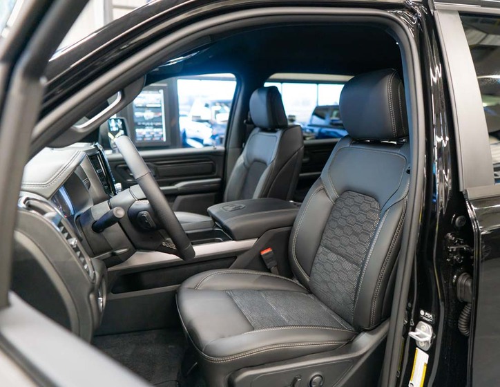 Dodge RAM 12