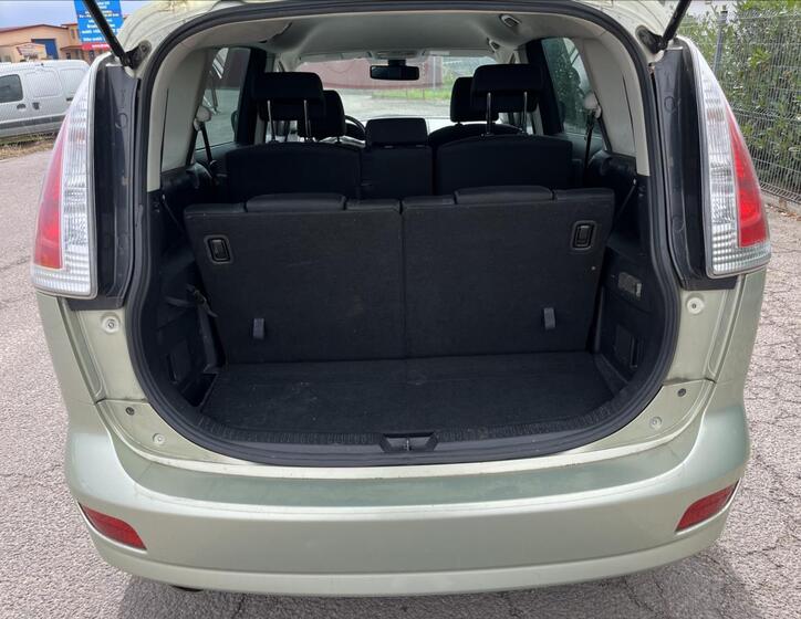 Mazda 5 32