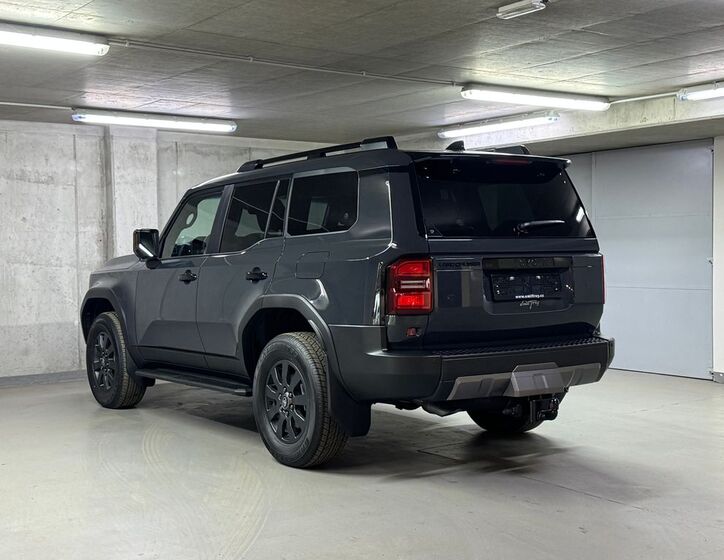 Toyota Land Cruiser 7