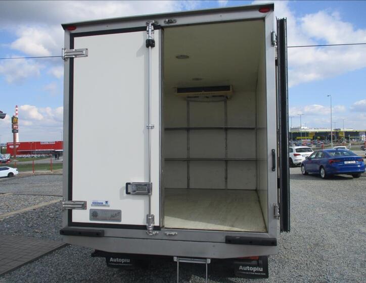 Ford Transit 9