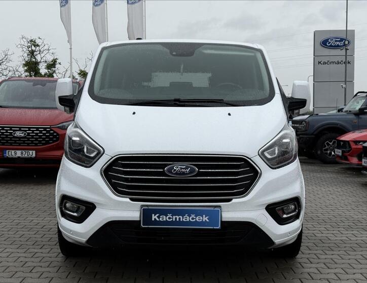 Ford Tourneo Custom 8