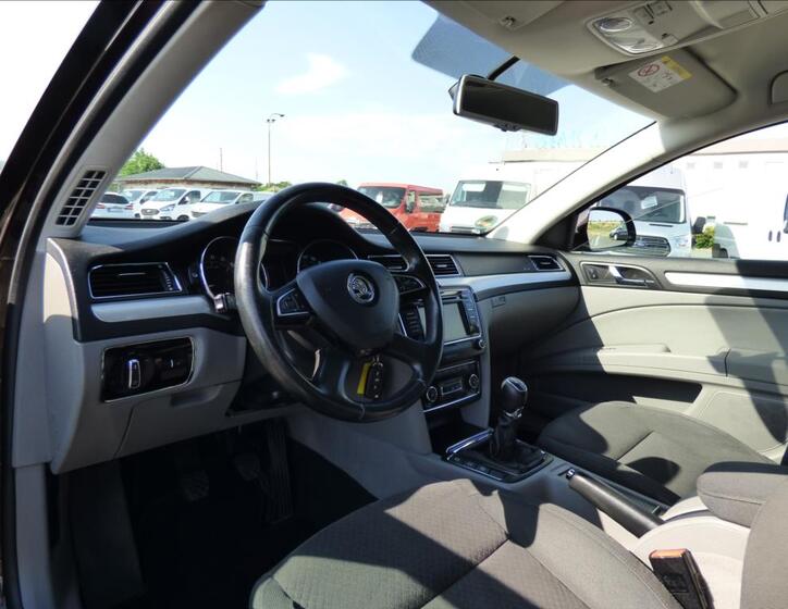 Škoda Superb 21