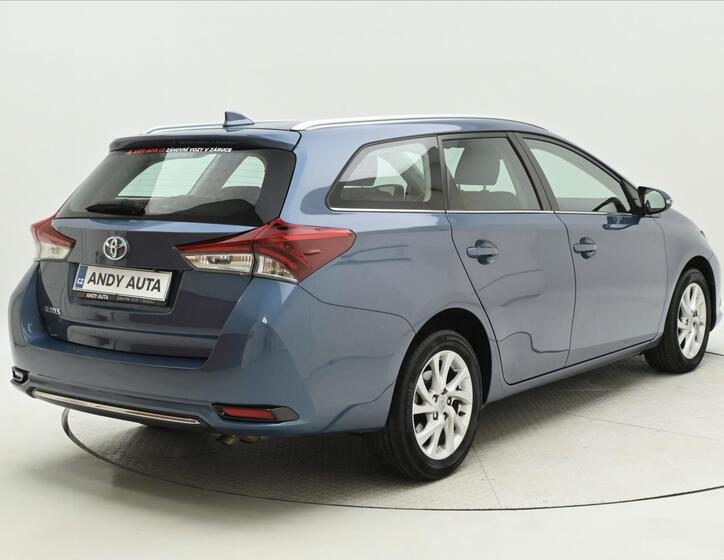 Toyota Auris 5