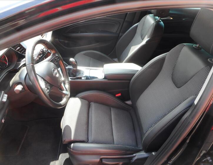 Opel Insignia 25