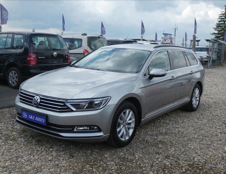 Volkswagen Passat 1