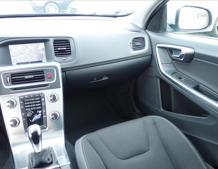Volvo V60 19