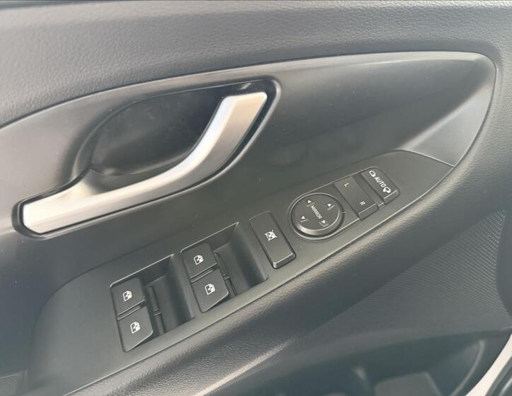 Hyundai i30 10