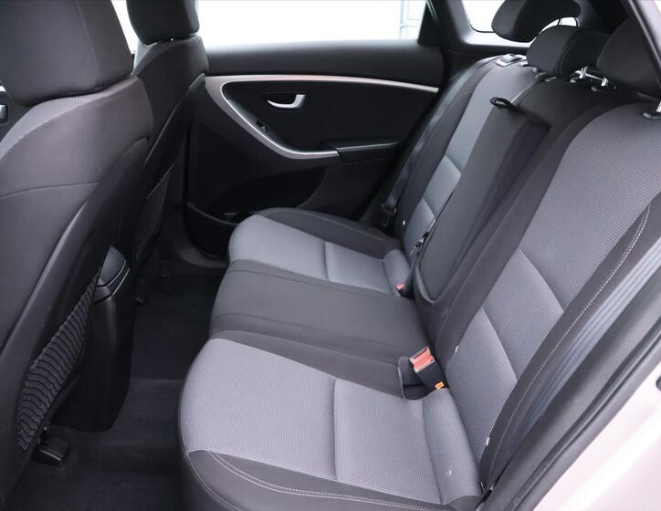 Hyundai i30 13