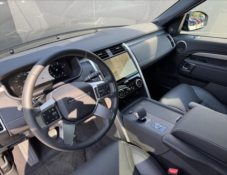 Land Rover Discovery 9