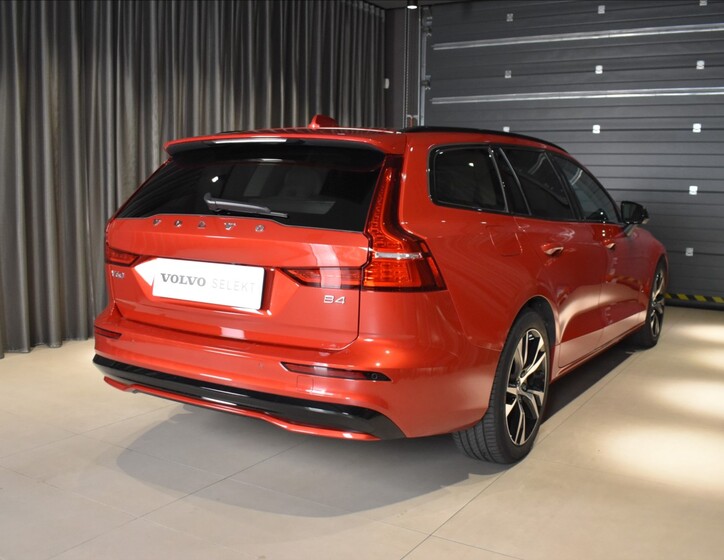 Volvo V60 4