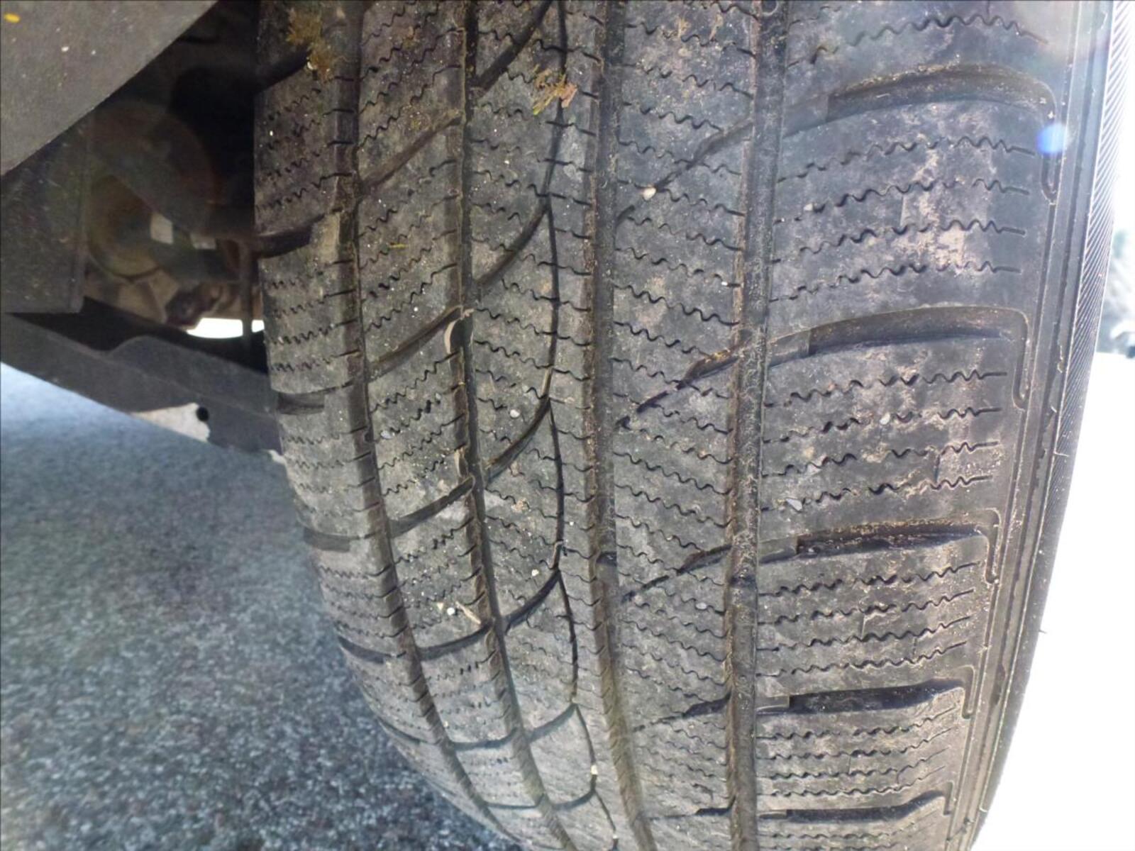 Jeep Cherokee 42