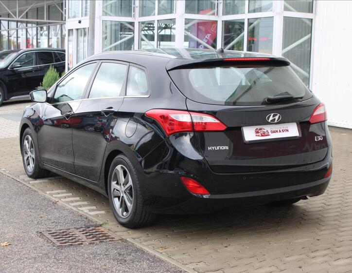 Hyundai i30 4