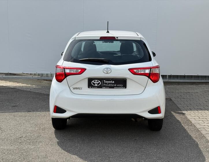 Toyota Yaris 5