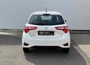 Toyota Yaris 5